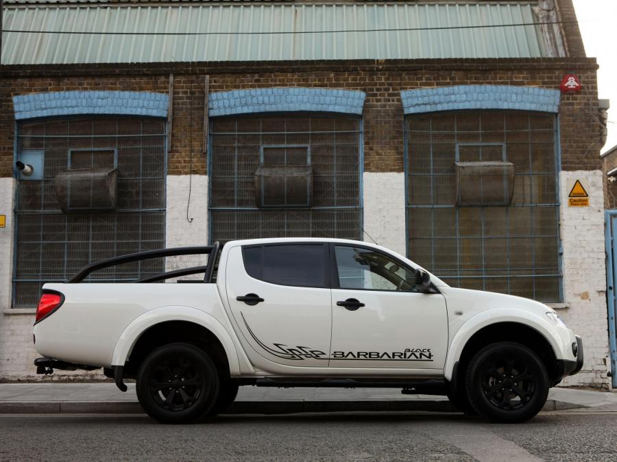  Mitsubishi L200 Black Barbarian 2012 года  (UK) (фото 15 из 68)